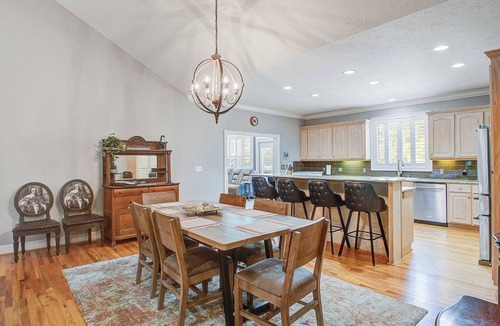 Edisto Island House | A Quiet Edisto Retreat Tucked Beneath the Live Oaks - dog friendly!