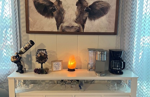Delton Cottage | A quiet quaint dog friendly cottage. No pet fees!