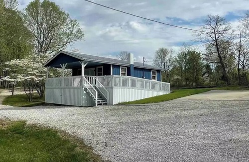 Leopold House | A quiet retreat nestled right in the Hoosier National Forest.