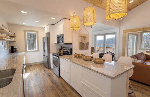 Newland House | A Red Chalet - Linville home with firepit & views!