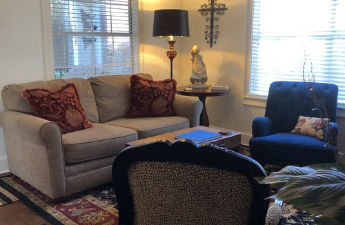 Abbeville Cottage | A Relaxing Romantic Getaway in the Heart of Cajun Country
