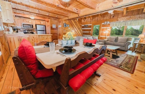 Gatlinburg - Pigeon Forge Cottage | A Slice Of Heaven 2 Bedroom Cabin by RedAwning