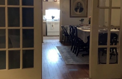 Thayer House | A Step Back in Time, Old Fashioned Hospitality. Thayer/Mammoth Spring in town.