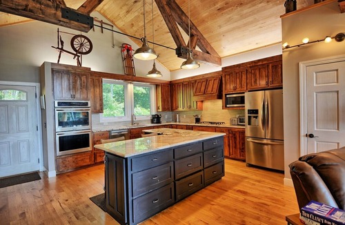 West Jefferson Ski Chalet | A Sunset Ridge in West Jefferson, NC: 3BR Chalet with hot tub, game room, and beautiful views.