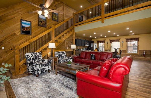 Gatlinburg Ski Chalet | A Time for Us –Private Indoor Pool, Game Room