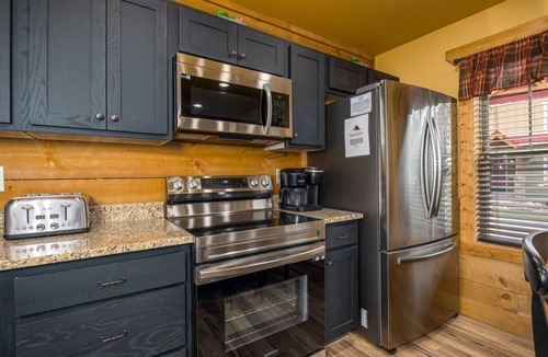 Gatlinburg Ski Chalet | A Time for Us –Private Indoor Pool, Game Room