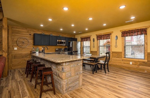 Gatlinburg Ski Chalet | A Time for Us –Private Indoor Pool, Game Room