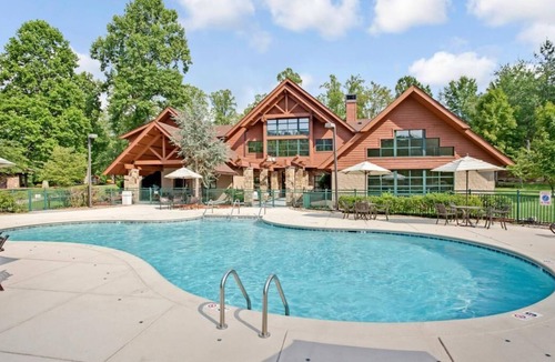 Pittman Center House | A Vacation Day Is Always A Great Idea! 3 Serene Units, Golf, Near Cooter's Place