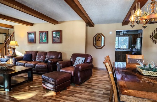 Rose City House | Abbott Lake House: Summer Waterfront Paradise for the Whole Family