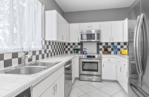 Colee Hammock Villa | Abstract 5-bedroom Villa + Pool @ Las Olas Steps To The Beach