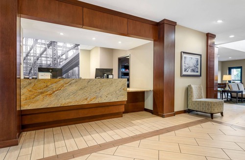 Warrendale Apartment | Accessible Qn Studio | Pool + Breakfast Included