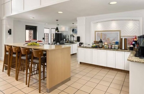 West Bloomington Apartment | Accessible Studio | Free Breakfast, Pool & Hot Tub