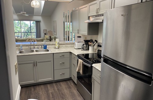 Englewood Condo | ACTIVE CONDO COMPLEX. Nestled at a nature preserve, SURVIVED MILTON!