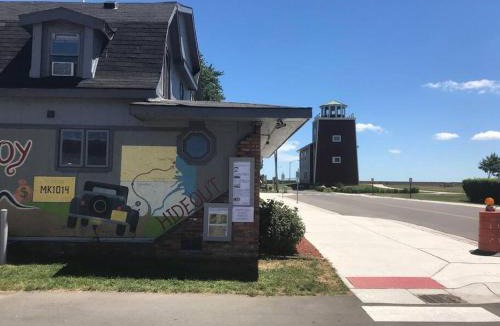 Luna Pier Apartment | Actual Pretty Boy Floyd's Hideout - Lake Erie, MI