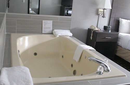 Adams Hotel | Adams Inn