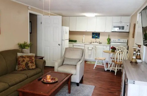Cleveland Apartment | Adkisson Villa ★NEWLY REDONE★ Best Location! 2 MIN >I75, Arcade table PACMAN