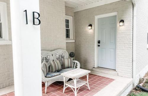 Columbia Apartment | Adorable 1BR Apt. w KING bed 1 m. to square