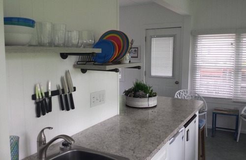 Lakeview Cottage | Adorable Cottage Townline Lake Paradise. Boat Kayak Fish BBQ Relax Swim. 2 BR