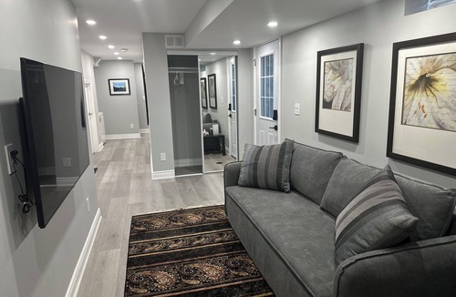 Hamilton Apartment | Adorable studio style unit - Self check in