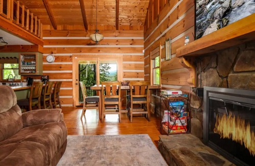 Franklin Cabin | Adventure Awaits at this 4 bedroom Chink-log Cabin