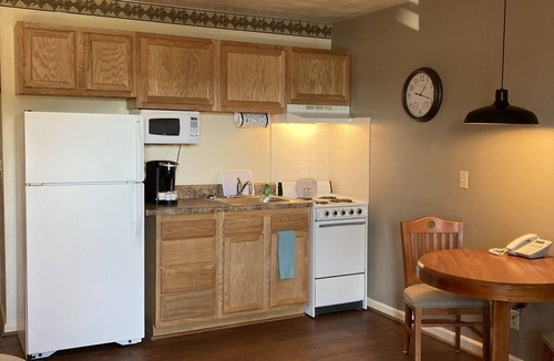 Hollins Hotel | Affordable Corporate Suites - Florist Road