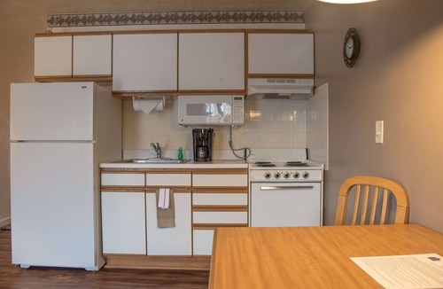 Hollins Hotel | Affordable Corporate Suites - Florist Road