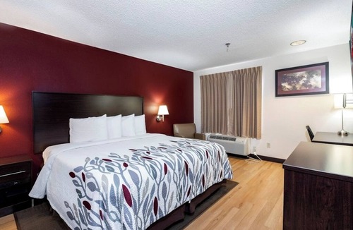 Knoxville Hotel | Affordable Stay Close to Downtown Knoxville – Just Minutes Away