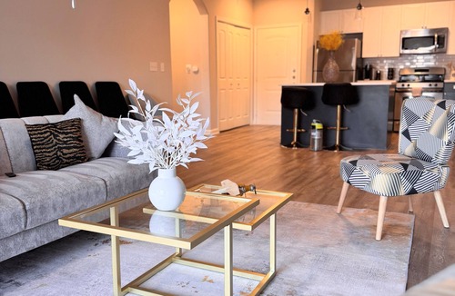 Herndon Apartment | Airway Oasis at Dulles ~ Near IAD!