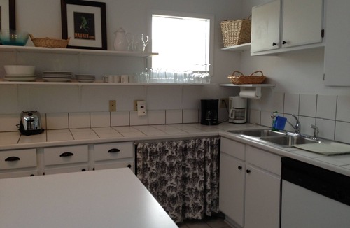 Union Pier Cottage | Alex Cottage- Ideal Retreat for Couples and Small Families