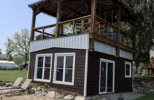 Argentine House | All-Sports Lakefront Retreat w/Private Beach, Dock & Tiki Bar - Sleeps 10