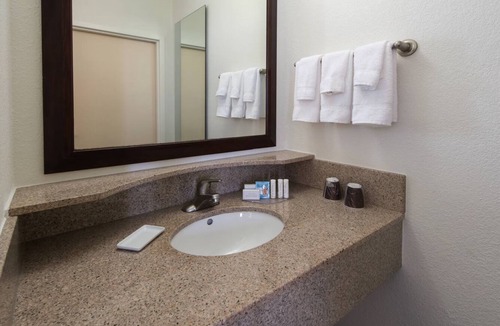 Greensboro Hotel | All‑Suite Greensboro Stay Near Coliseum – Free Breakfast