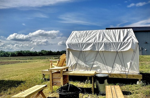 Spring Hill RV Rental | Allenbrooke Farms Glamping Tent 1