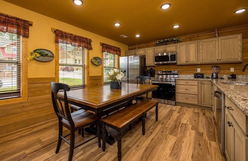 Gatlinburg Ski Chalet | Almost Heaven – Luxury 4BR Chalet with Indoor Pool, Sauna , Game room, sauna