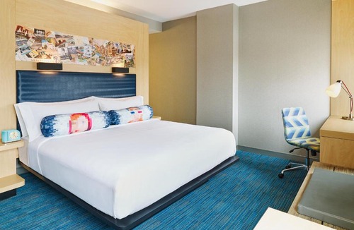 Downtown Louisville Hotel | Aloft by Marriott Louisville Downtown