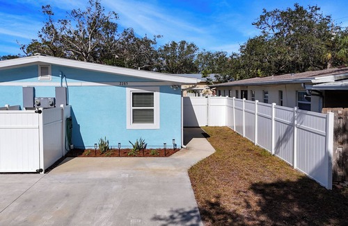 Alta Vista House | Alta Vida, Cozy Duplex Retreat