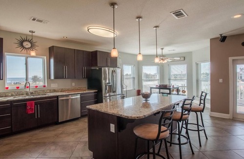 Long Beach House | AMAZING BEACH GETAWAY IN LONG BEACH MS- AN HOUR TO NEW ORLEANS! PRIVATE POOL!