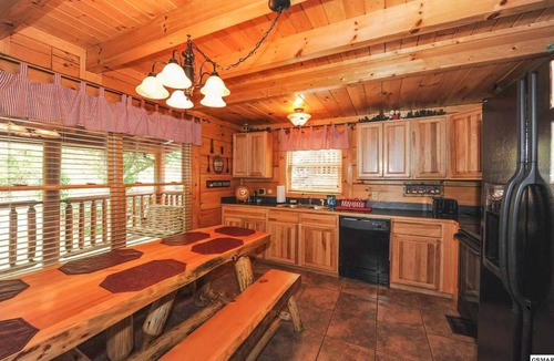 Sevierville Cabin | Amazing Cabin, Resort with Indoor/Outdoor Pool, Mountain View,Hot Tub,Mini-Golf