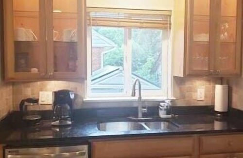 Annandale House | Amazing Escape - 4 BEDS, 3 BEDROOMS, Private Deck near DC