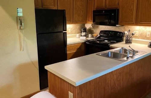 Sapphire Resort | Amazing Getaway! 2 Comfortable Units, 3 Pools, Free Parking