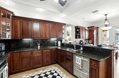 Mariner Villa | Amazing lakefront villa w. ALL the amenities - sleeps 12!