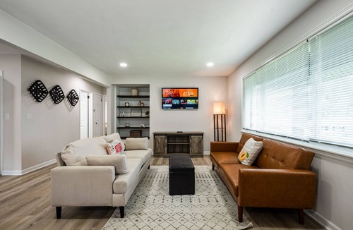 Smyrna House | Amazing Location Just 10 Minutes To Truist Park