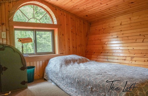 Marshall Cabin | Amazing Mountain Lodge Retreat on 63 Acres - 20 minutes from Asheville