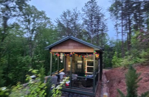Hayesville House | Amazing Mountain View Tiny House