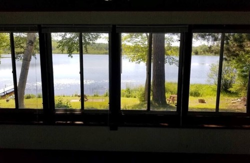 Christmas Cottage | Amazing sunsets/lake views - Near Pictured Rocks