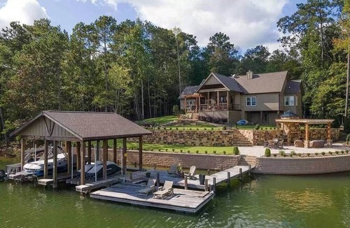 Jacksons' Gap House | "Amber Skies" Breathtaking, Family Owned Lake-Front Home