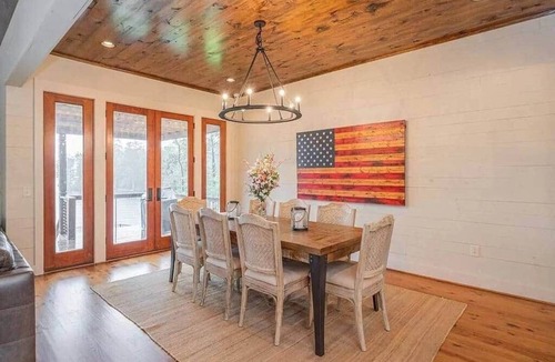 Jacksons' Gap House | "Amber Skies" Breathtaking, Family Owned Lake-Front Home