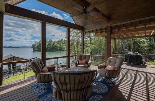 Jacksons' Gap House | "Amber Skies" Breathtaking, Family Owned Lake-Front Home
