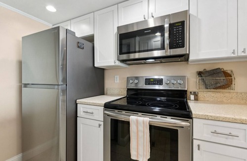 Amelia City Condo | Amelia Surf & Racquet Club B178 | 7th Floor Ocean Front Deluxe Floor Plan | Pools | Tennis Courts | Sleeps 6