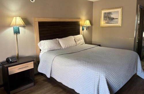 Selma Hotel | American Inn by Hotel O Selma US 80