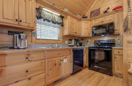 Black Bear Falls Cabin | Americana by Jackson Mountain Rentals
